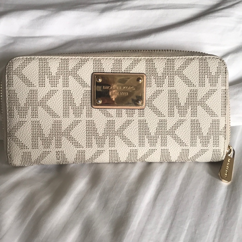 NWOT Michael Kors Wallet